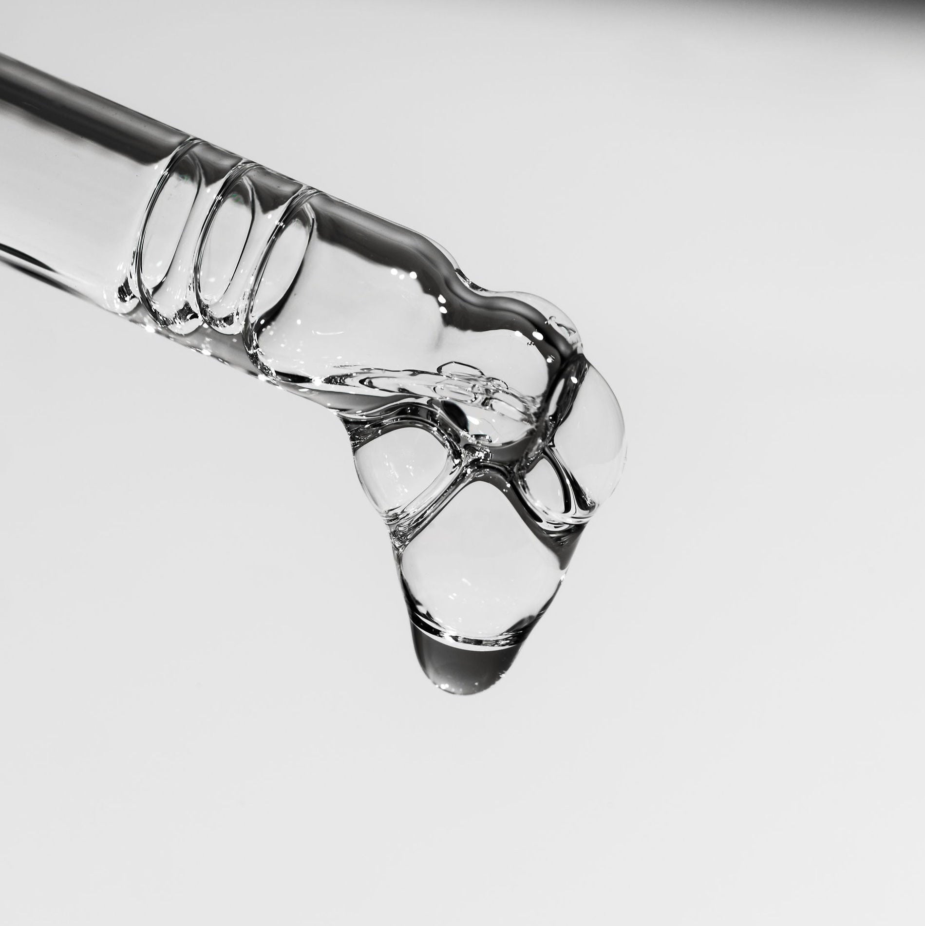 Purabeauti Aquacalm hydrating serum pipette