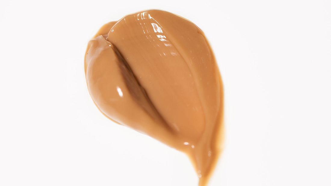 Futura Genò Crema close up of bronze creamy safe anti-aging moisturizer acne