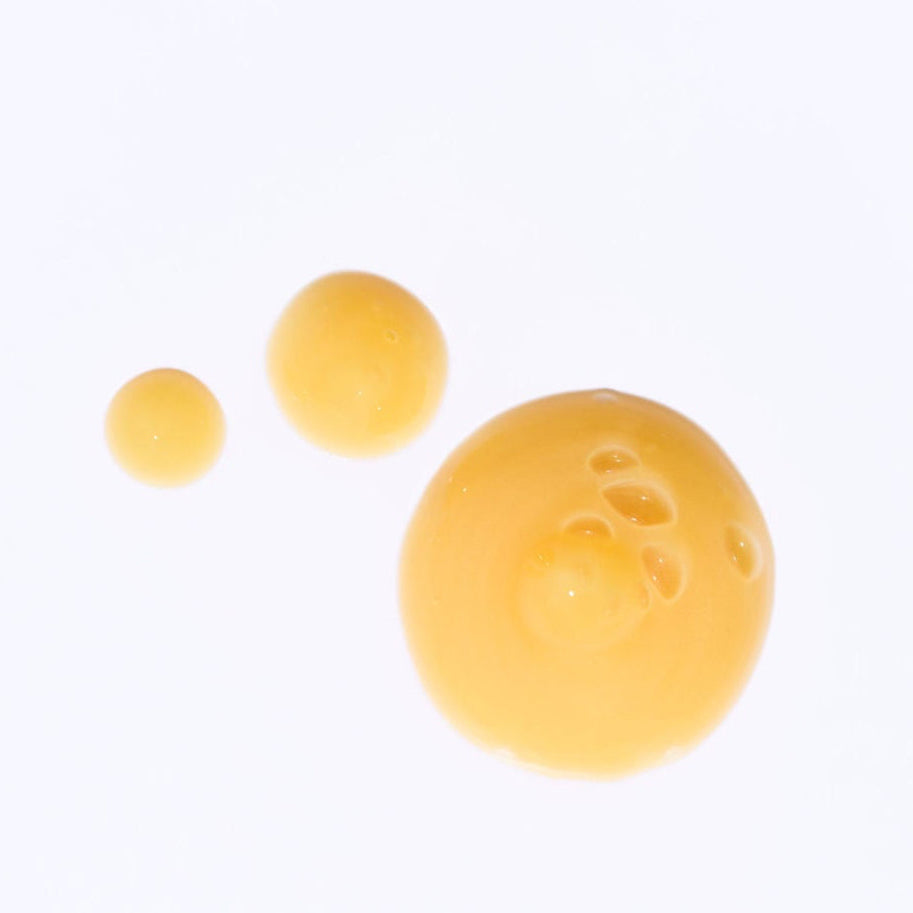 Up close of Purabeauti Reverse Serum vitamin A anti-aging anti acne serum